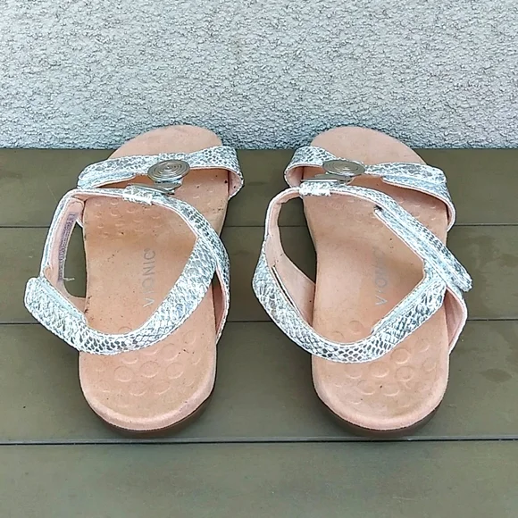 VIONIC Sandals - Picture 5 of 12